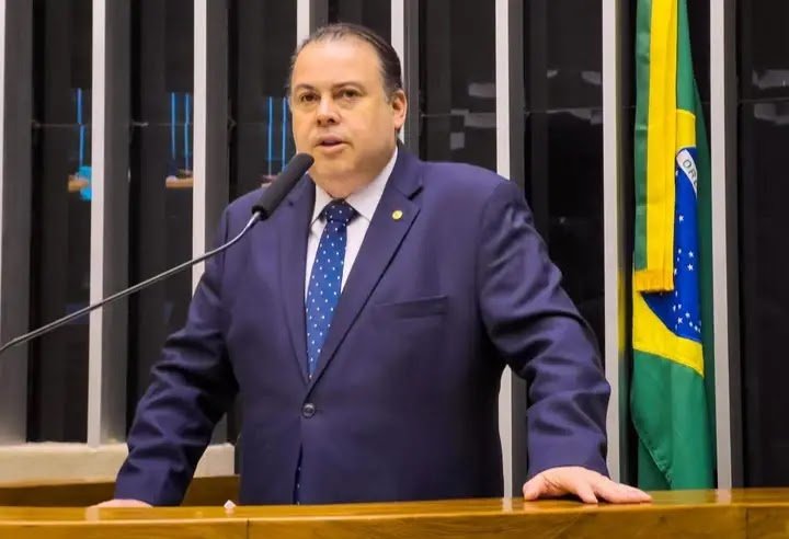 Júlio Cesar Ribeiro desponta entre os líderes em intenção de voto para deputado federal no DF