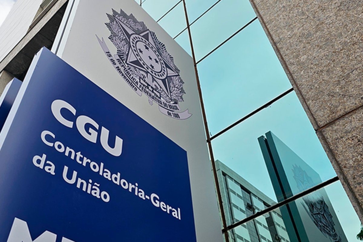 Entidade contratou empresa para fabricar aposentados, diz CGU