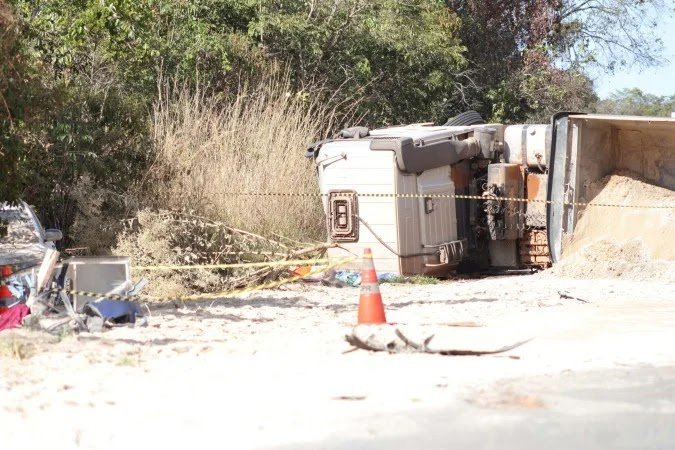 Duas vítimas da colisão na GO-010 são enterradas nesta segunda no DF
